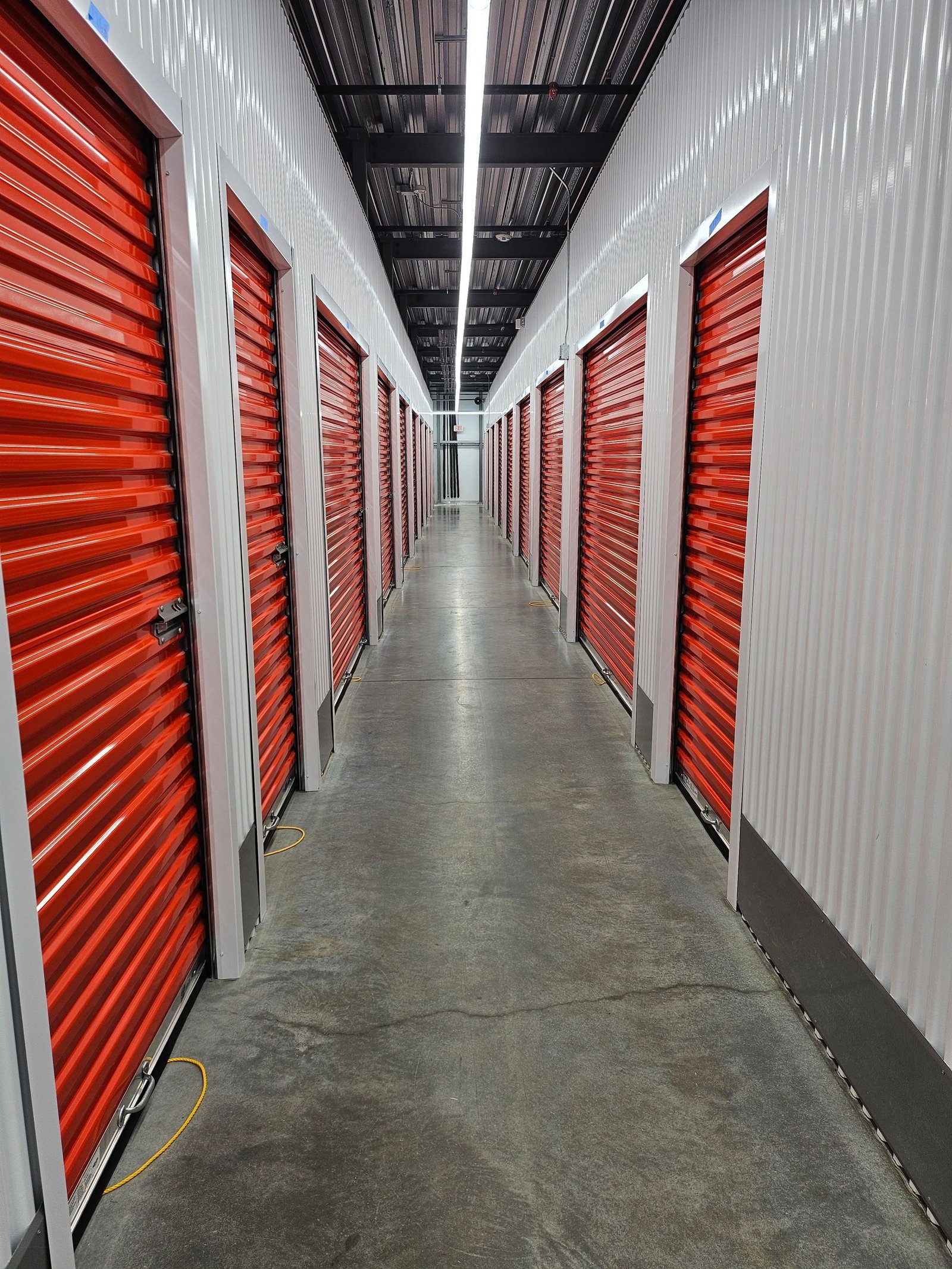 Commercial hallway after cleaning
